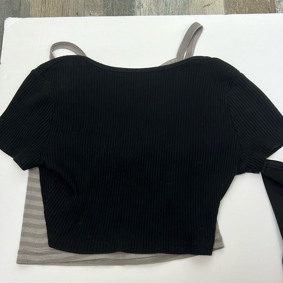 β¨4π $20 β¨ Bundle of 3 crop tops stretch top set black grey small medium - Picture 11 of 14